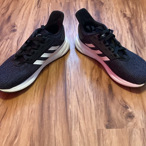 Adidas - Picture 2 of 6